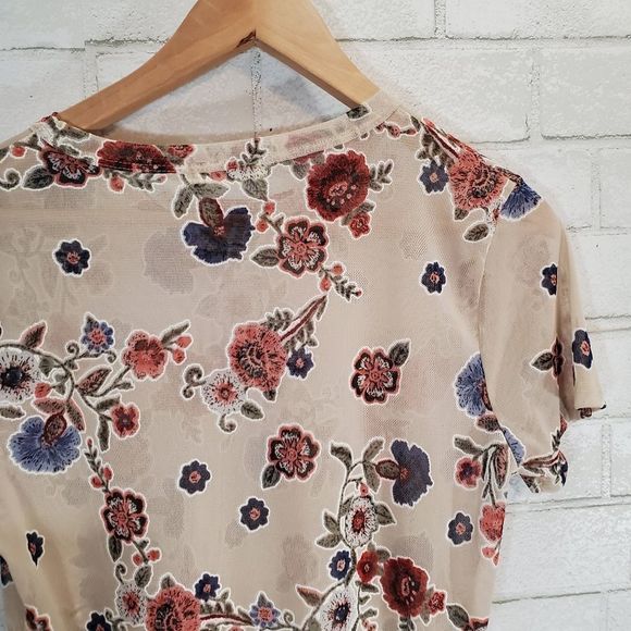EUC✨ GINGER large semi-sheer cream floral short sleeve top - Picture 10 of 14